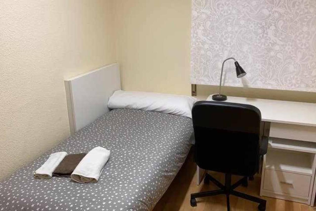 Bed and Breakfast Residencia 12 Octubre à Madrid Extérieur photo