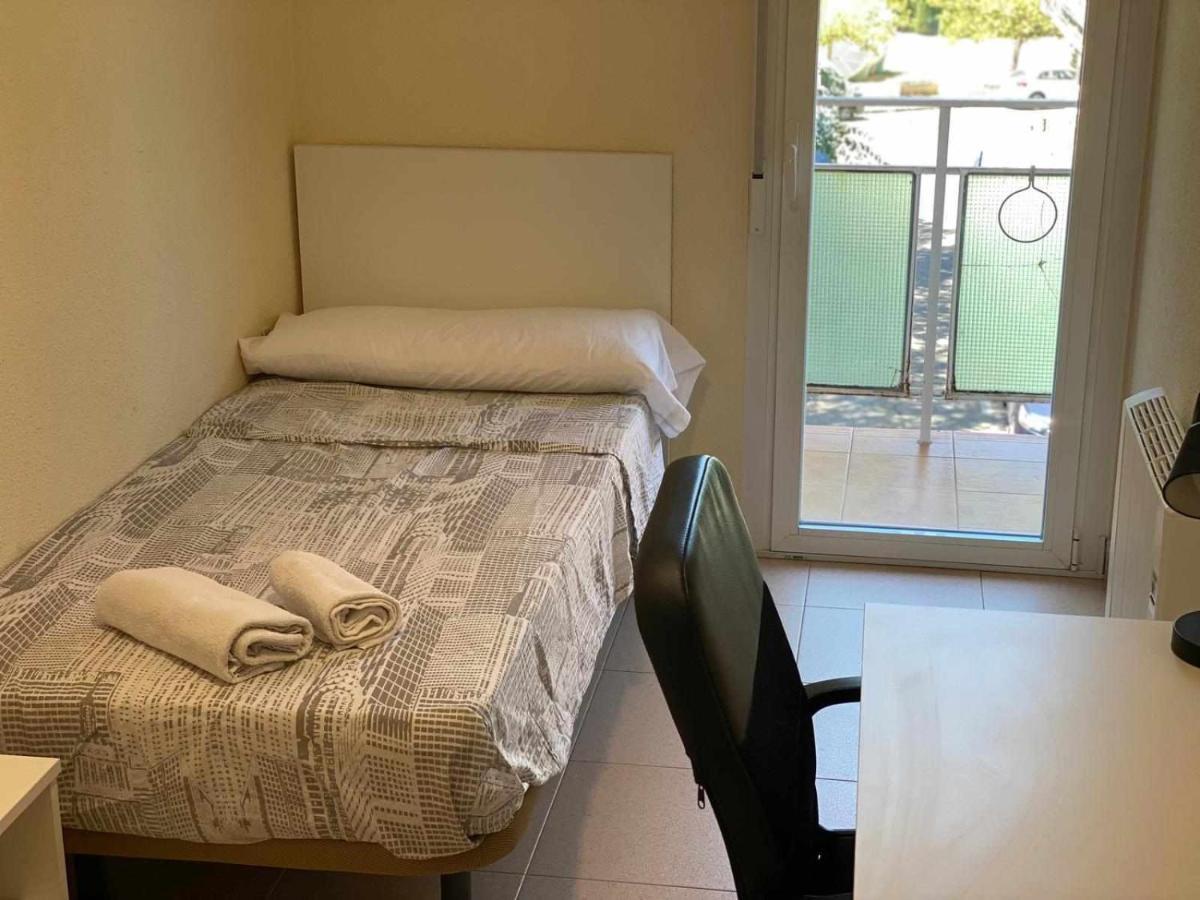 Bed and Breakfast Residencia 12 Octubre à Madrid Extérieur photo